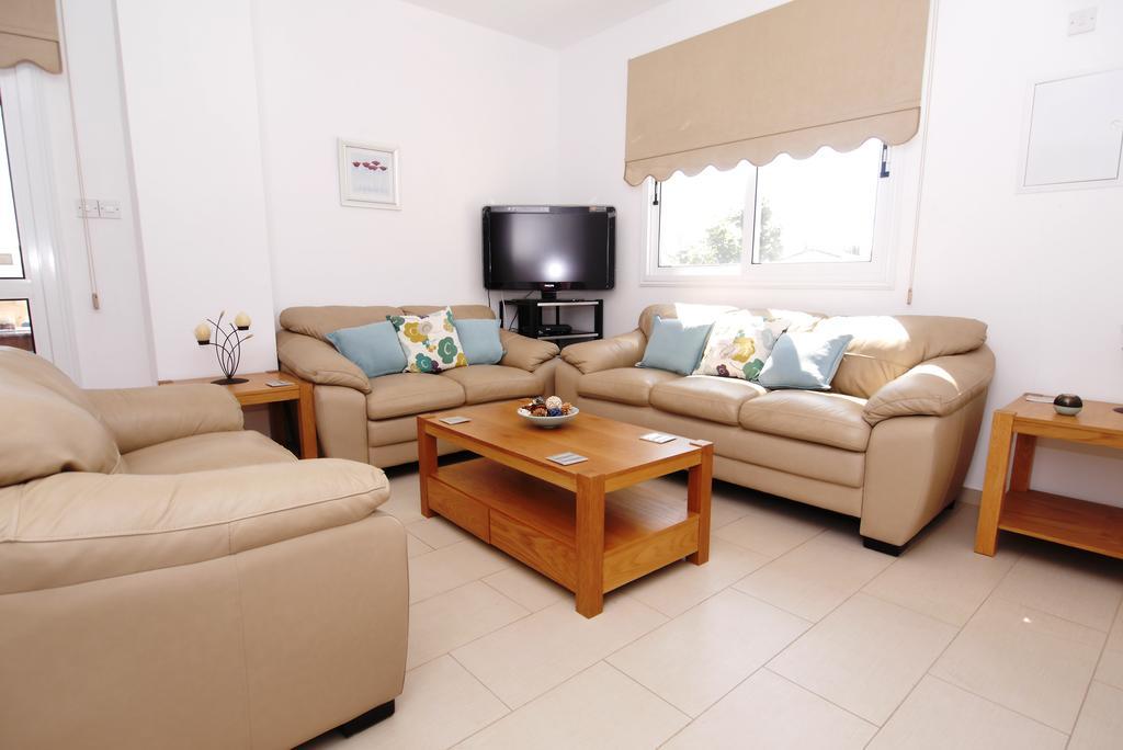 Maouris Villa Protaras Zimmer foto